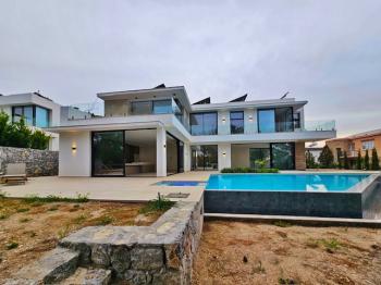 Girne Bellapais'te Satılık Özel Tasarım 4+1 Havuzlu Lüks Villa