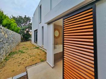 Girne Bellapais'te Satılık Özel Tasarım 4+1 Havuzlu Lüks Villa