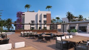 Kıbrıs Girne Esentepe Bölgesinde Satılık 1+0  Müstakil Bahçe Ve Teraslı Daire 