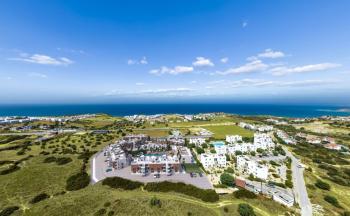 Kıbrıs Girne Esentepe Bölgesinde Satılık 1+0  Müstakil Bahçe Ve Teraslı Daire 
