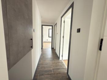 Girne Lapta’da Modern ve Konforlu Satılık  3+1 Daire
