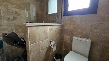 Çatalköy'de Havuzlu, Bodrumlu, Lüks 4 Yatak Odalı Villa – Muhteşem Deniz ve Dağ Manzaralı