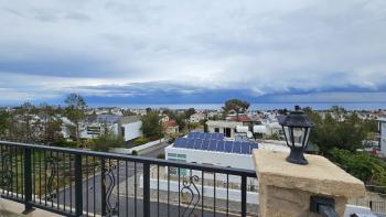 Çatalköy'de Havuzlu, Bodrumlu, Lüks 4 Yatak Odalı Villa – Muhteşem Deniz ve Dağ Manzaralı