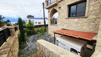 Çatalköy'de Havuzlu, Bodrumlu, Lüks 4 Yatak Odalı Villa – Muhteşem Deniz ve Dağ Manzaralı
