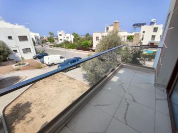 Girne Ozanköyde Çatı Teraslı ve Deniz Manzaralı 2+1 Kiralık Daire