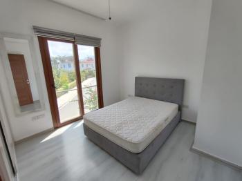Girne Ozanköyde Çatı Teraslı ve Deniz Manzaralı 2+1 Kiralık Daire