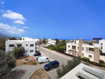 Girne Ozanköyde Çatı Teraslı ve Deniz Manzaralı 2+1 Kiralık Daire