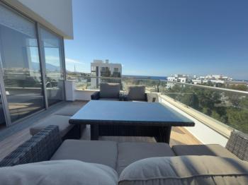 Kuzey Kıbrıs Girne Merkezde Lüks Kiralık 3+1 Penthouse