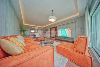 Girne Merkez'de Denize Sıfır Site içinde Kiralık 2+1 Lüks Daire
