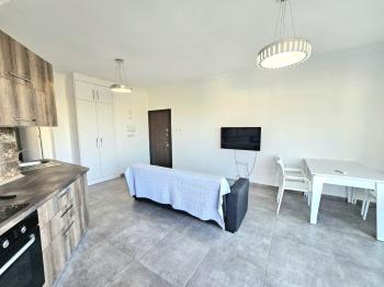 Girne Karaoğlanoğlu'nda Deniz Manzaralı Eşyalı Kiralık 1+1 Daire