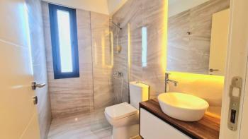 KKTC Girne Merkezde Site İçerisinde Satılık 2+1 Türk Malı Lüks Daire