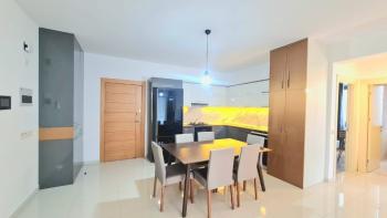 KKTC Girne Merkezde Site İçerisinde Satılık 2+1 Türk Malı Lüks Daire