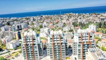 KKTC Girne Merkezde Site İçerisinde Satılık 2+1 Türk Malı Lüks Daire