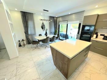 KKTC Girne Alsancak'ta Muhteşem Konumda Denize Yakın Kiralık 3+1 Özel Eşyalı ve Peyzajlı Villa