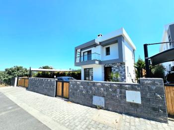 KKTC Girne Alsancak'ta Muhteşem Konumda Denize Yakın Kiralık 3+1 Özel Eşyalı ve Peyzajlı Villa