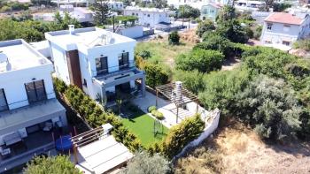 KKTC Girne Alsancak'ta Muhteşem Konumda Denize Yakın Kiralık 3+1 Özel Eşyalı ve Peyzajlı Villa