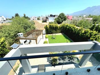 KKTC Girne Alsancak'ta Muhteşem Konumda Denize Yakın Kiralık 3+1 Özel Eşyalı ve Peyzajlı Villa