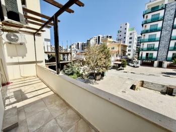 Girne Merkezde 1+1 Satılık Daire 