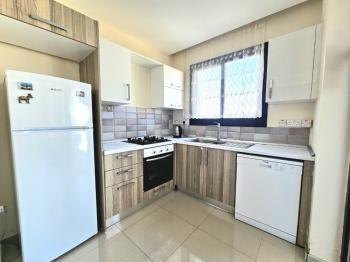 KKTC Girne Merkezde Deniz Manzaralı Eşyalı Kiralık 2+1 Çift Banyolu Daire