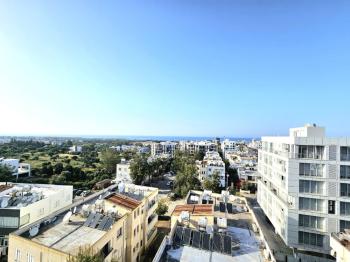 KKTC Girne Merkezde Deniz Manzaralı Eşyalı Kiralık 2+1 Çift Banyolu Daire