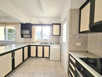 KKTC Girne Merkezde Askeri Hastane Arkası Kiralık 3+1 Eşyalı Daire
