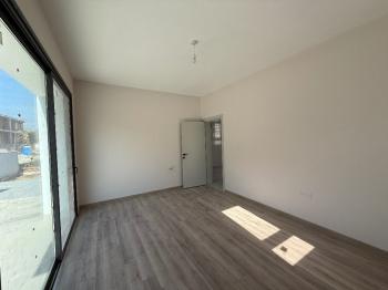 KKTC Girne Çatalköy bölgesinde dağ ve deniz manzaralı satılık 4+1 Türk koçlanlı villa!