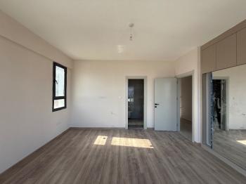 KKTC Girne Çatalköy bölgesinde dağ ve deniz manzaralı satılık 4+1 Türk koçlanlı villa!