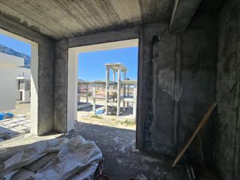 KKTC Girne Lapta'da Takas İmkanlı Denize Yürüyüş Mesafesinde Satılık 3+1 Villa