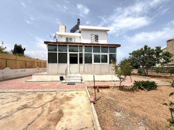 KKTC Girne Karaoğlanoğlu’da Ana caddeye ve Denize yakın 3+1 Villa!