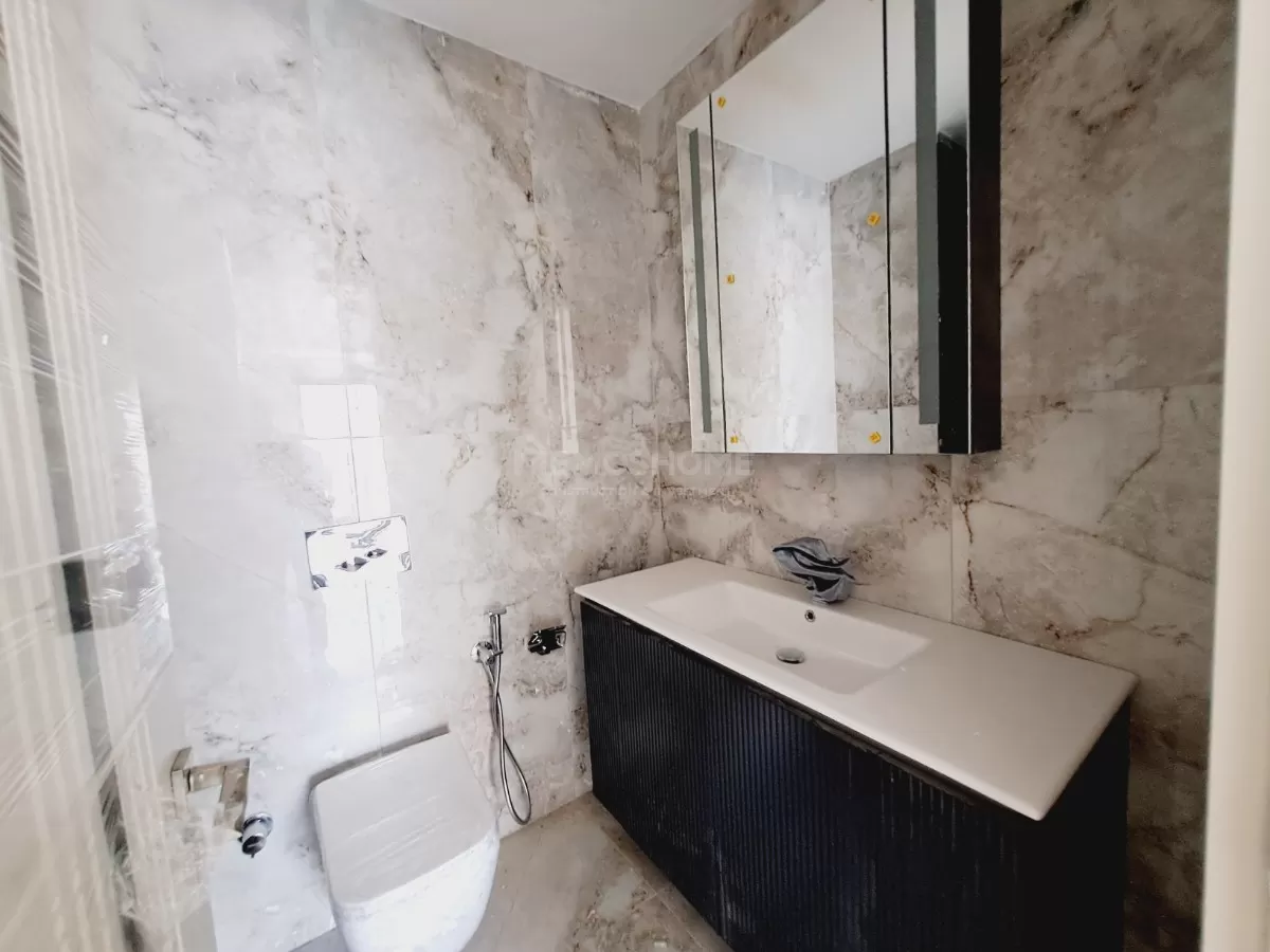 Umøblert 2+1 i Azura World