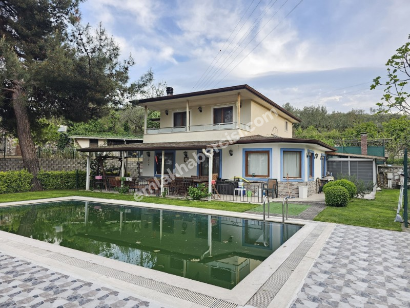 EMLAK HABERCİSİ \\\\\\\\\\\\\\\'NDEN MUDANYA YÖRÜKALİ\\\\\\\\\\\\\\\'DE 2.500 M2 ARAZİ İÇERİSİNDE SATILIK MUHTEŞEM VİLLA & KÖŞK