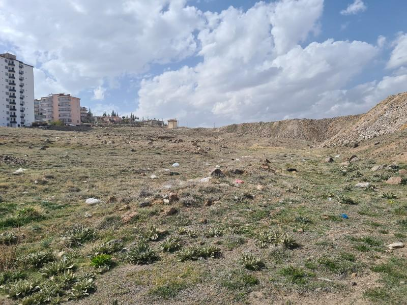 ESNAF EVLERİ (inönü  Mah)  ALTINDA   550 M2 SATILIK ARSA  
