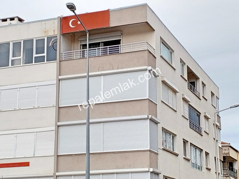 Sarımsaklı Sahilde Denize Sıfır, Full Deniz Manzaralı, 3+1 Satılık Daire.