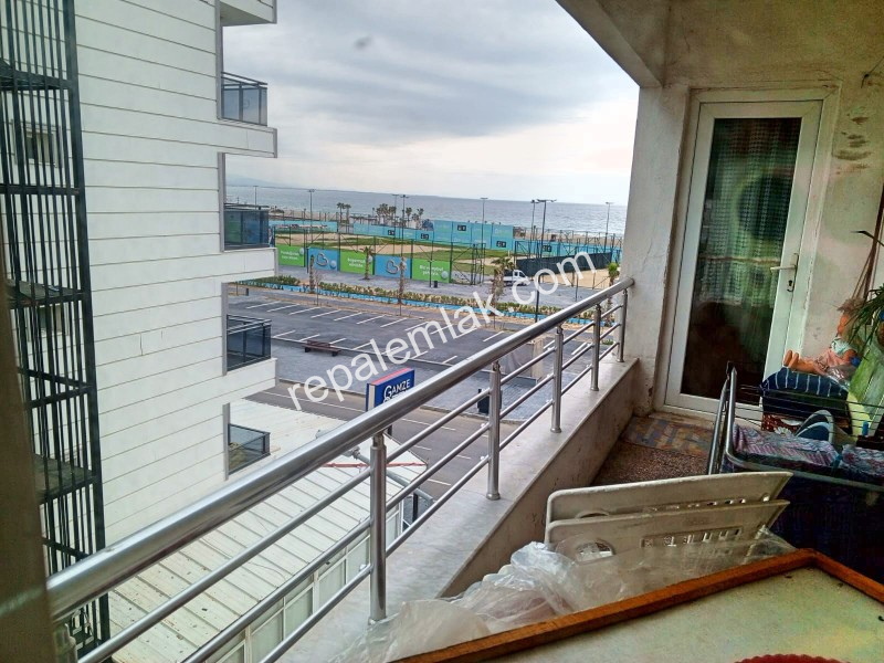 Sarımsaklı Sahilde Denize Sıfır, Full Deniz Manzaralı, 3+1 Satılık Daire.
