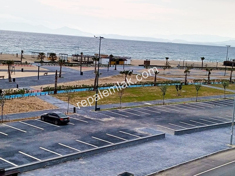 Sarımsaklı Sahilde Denize Sıfır, Full Deniz Manzaralı, 3+1 Satılık Daire.