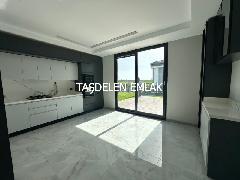 ÖNERLERDE SATILIK OTURUMA HAZIR VİLLA