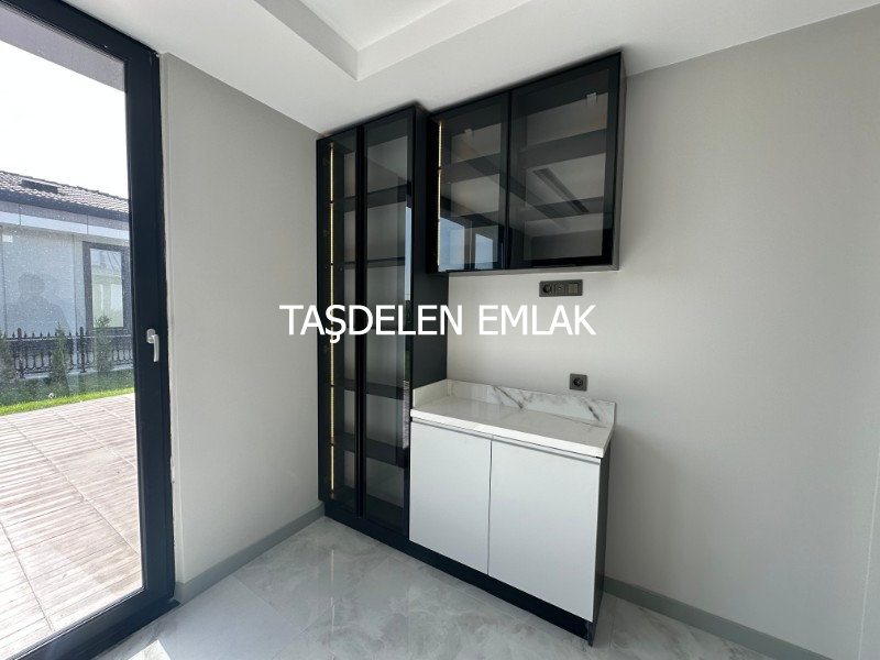 ÖNERLERDE SATILIK OTURUMA HAZIR VİLLA
