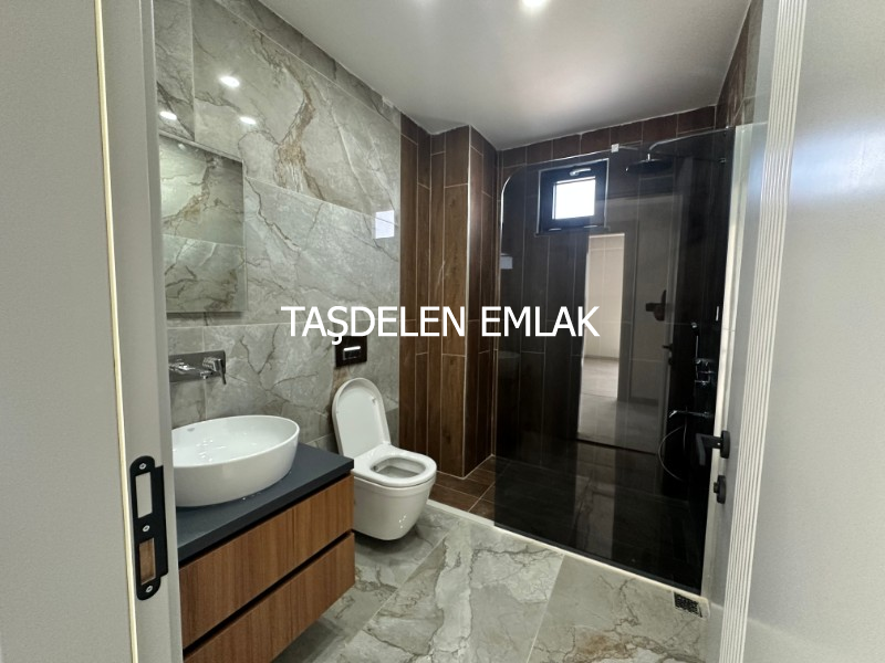 ÖNERLERDE SATILIK OTURUMA HAZIR VİLLA