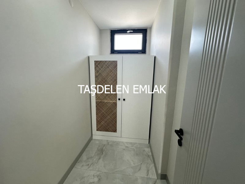 ÖNERLERDE SATILIK OTURUMA HAZIR VİLLA
