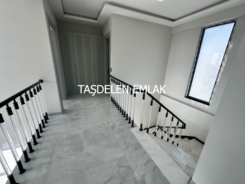 ÖNERLERDE SATILIK OTURUMA HAZIR VİLLA