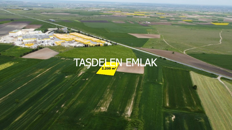 ANAYOLA 100 METRE MESAFEDE ARAZİ