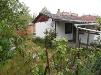 ÇORLU HAVUZLAR MAHALLESİNDE 167 M2 ARSA İÇERİSİNDE BAHÇELİ EV 
