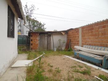 ÇORLU HAVUZLAR MAHALLESİNDE 167 M2 ARSA İÇERİSİNDE BAHÇELİ EV 