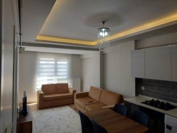 ÇORLUDA RESMİ KURUMLARA YAKIN SİTE İÇİ 1+1 EŞYALI DAİRE 