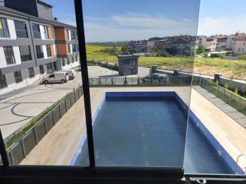 ÇORLUDA RESMİ KURUMLARA YAKIN SİTE İÇİ 1+1 EŞYALI DAİRE 