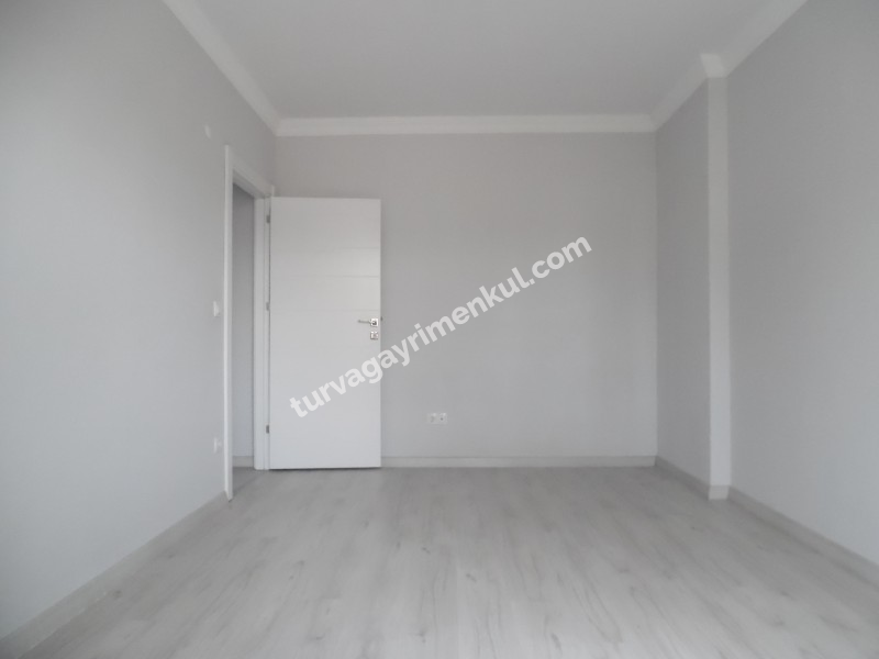 DEĞİRMENKÖYDE SATILIK GİRİŞ KAT 3+1 DAİRE 