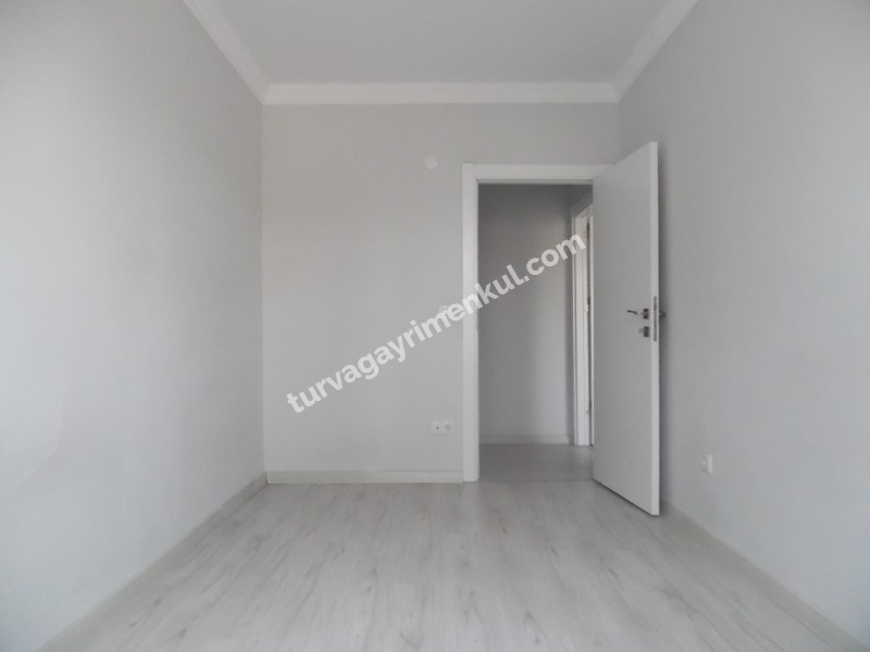 DEĞİRMENKÖYDE SATILIK GİRİŞ KAT 3+1 DAİRE 