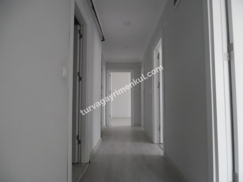 DEĞİRMENKÖYDE SATILIK GİRİŞ KAT 3+1 DAİRE 