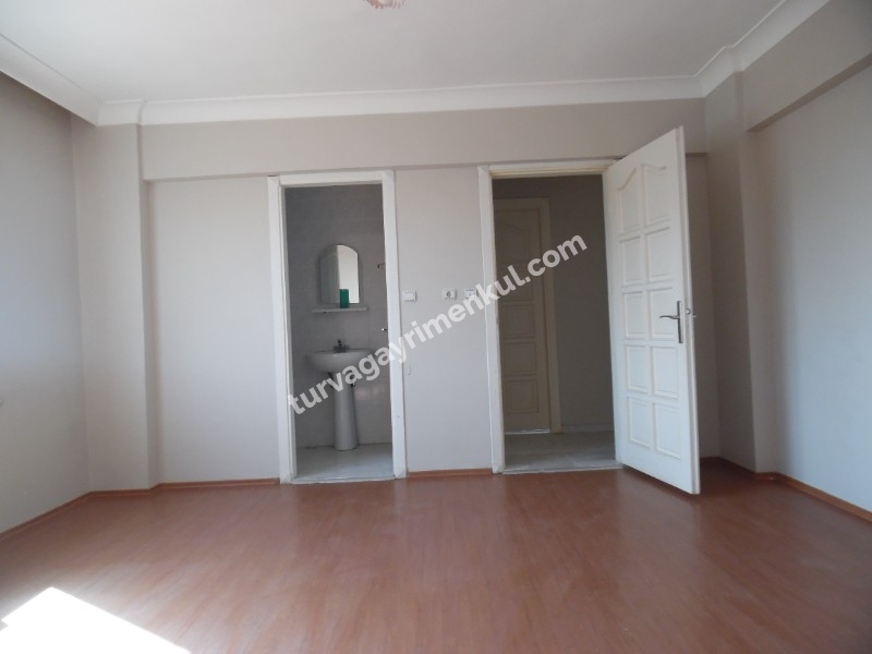ÇORLUDA KİRALIK 4+1 DAİRE 