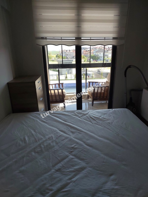 ÇORLUDA RESMİ KURUMLARA YAKIN SİTE İÇİ 1+1 EŞYALI DAİRE 